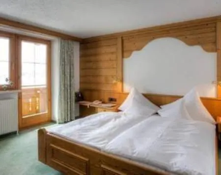 Almroesle Apartments 4*