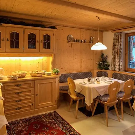 Almroesle Apartments Gasthof Lech am Arlberg
