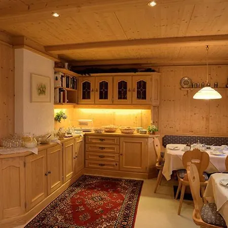 Almroesle Apartments Lech am Arlberg