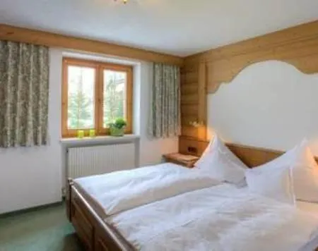 Гостевой дом Almroesle Apartments 4*